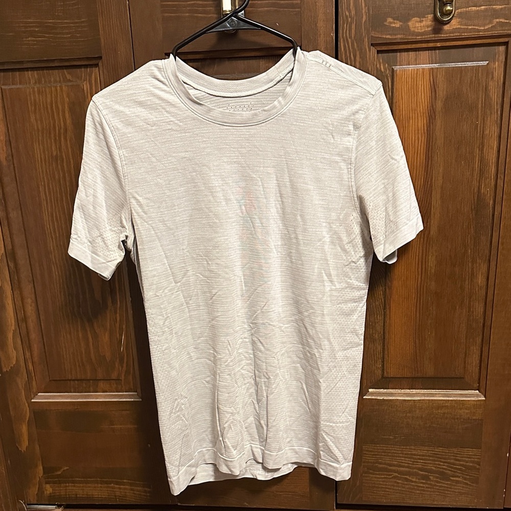 Lululemon metal vent breathe short sleeve shirt